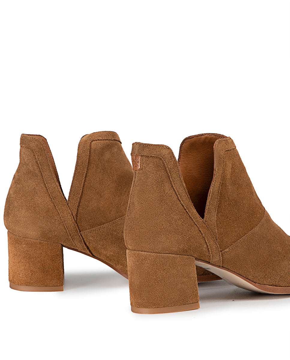 Elia Suede Muscade Ankle Boot